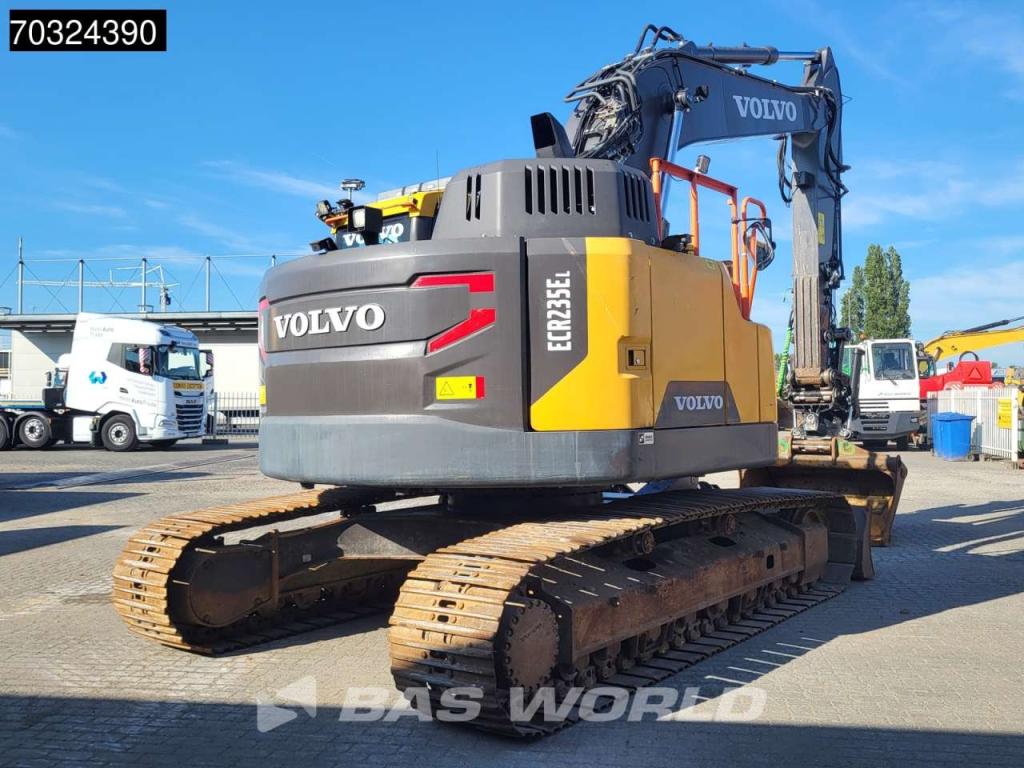 Volvo ECR235 E L Tiltrotator - Blade Photo 5