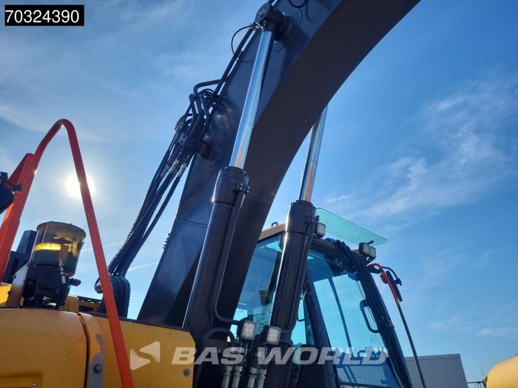Volvo ECR235 E L Tiltrotator - Blade Photo 9