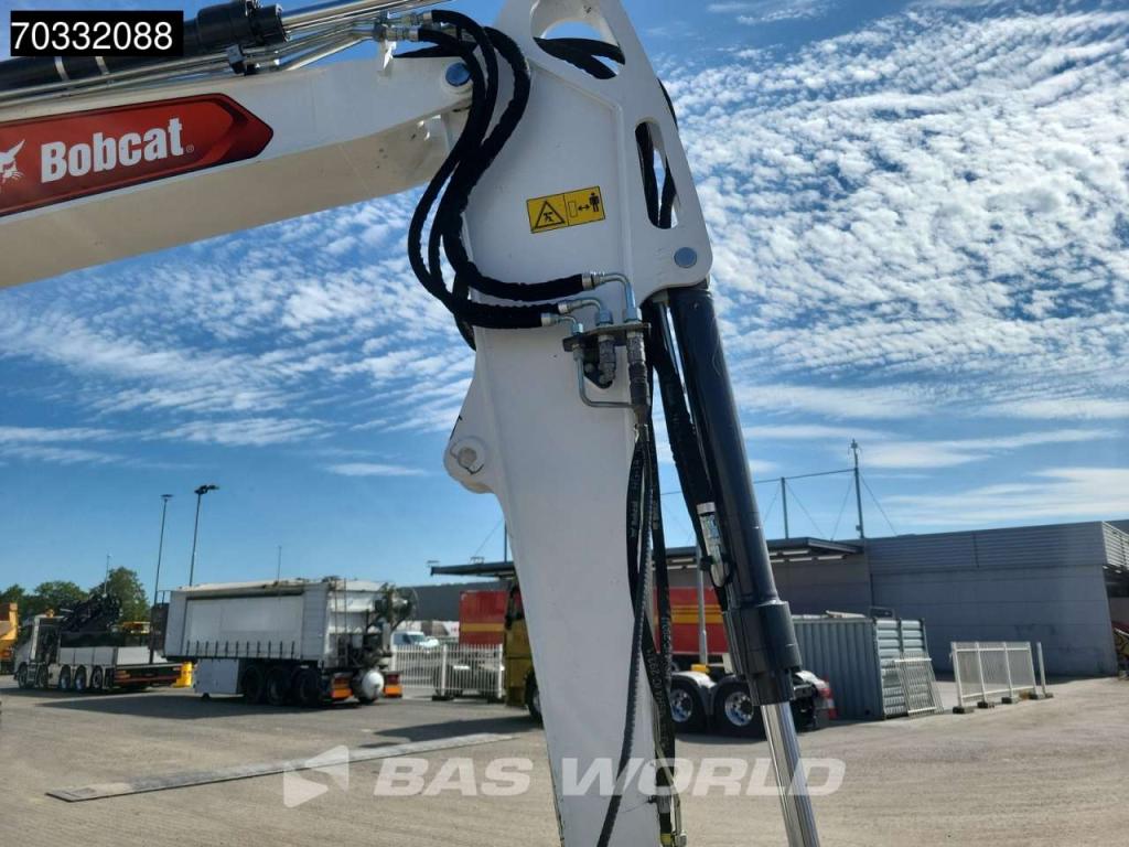 Bobcat E88 A/C - Like New! Photo 11