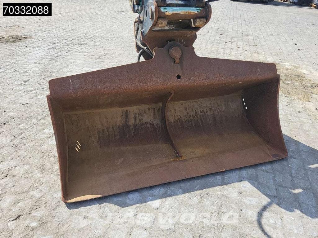 Bobcat E88 A/C - Like New! Photo 14