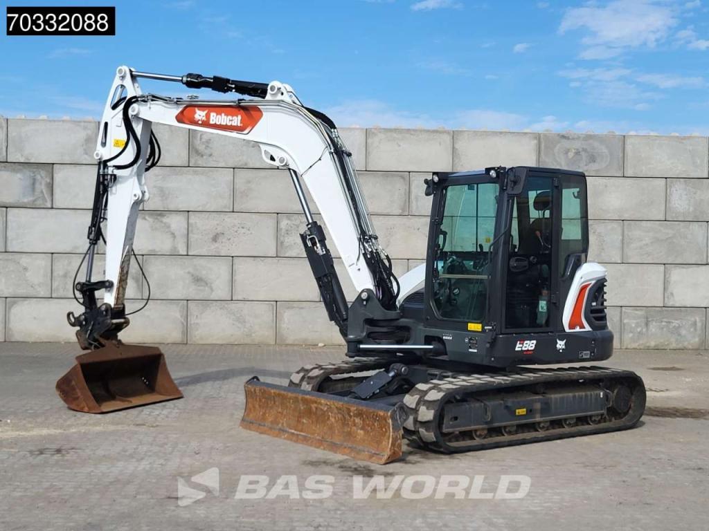 Bobcat E88 A/C - Like New! Photo 2