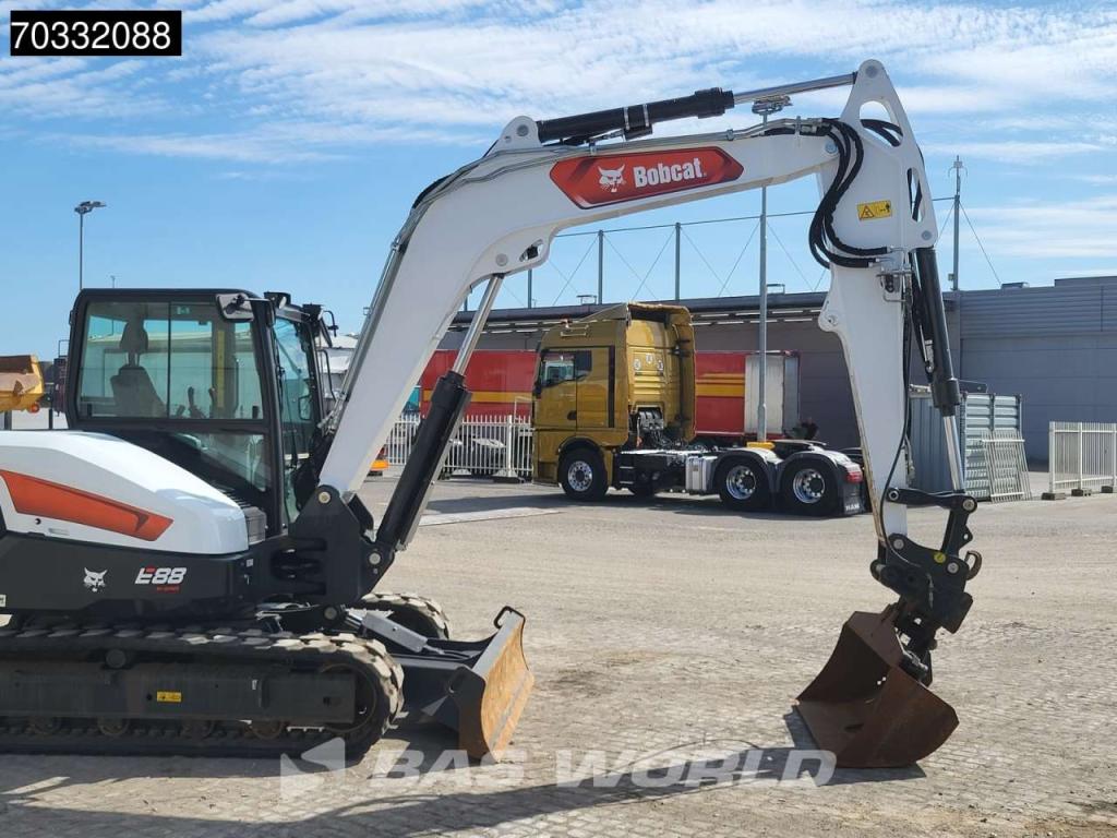 Bobcat E88 A/C - Like New! Photo 9