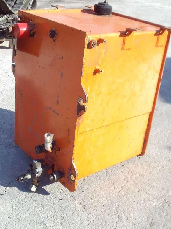 Réservoir de huile pour Fiat Hitachi W170 Photo 3