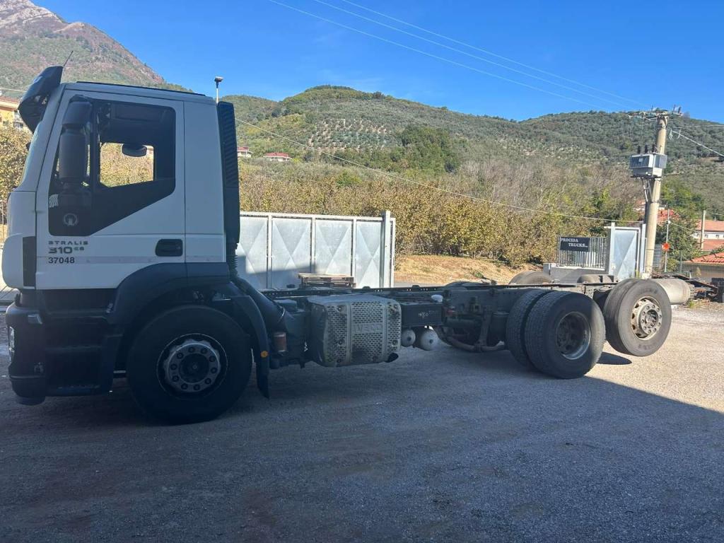 Iveco STRALIS HI-STREET 260S31 Photo 18