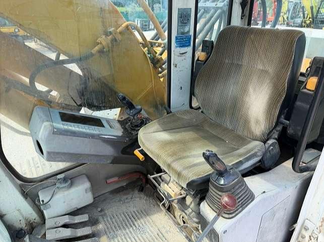 Liebherr R900 Photo 15