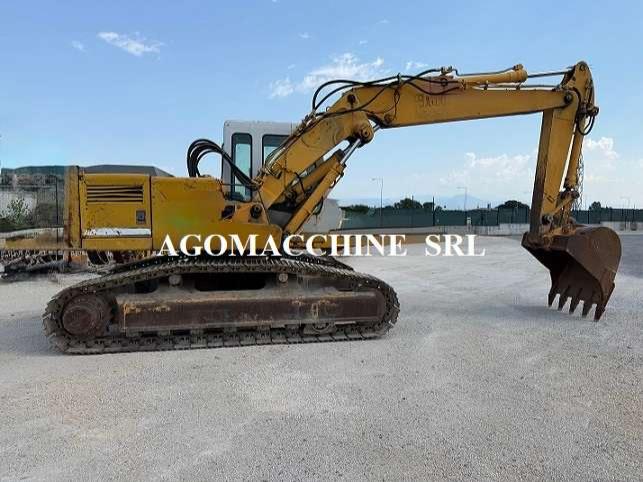 Liebherr R900 Photo 8