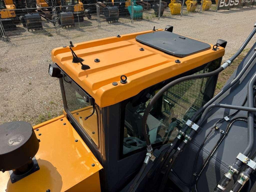 Hyundai HX360L - New / Unused / Hammer Lines Photo 26
