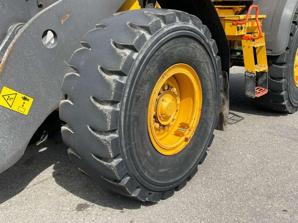 Volvo L90H Photo 12