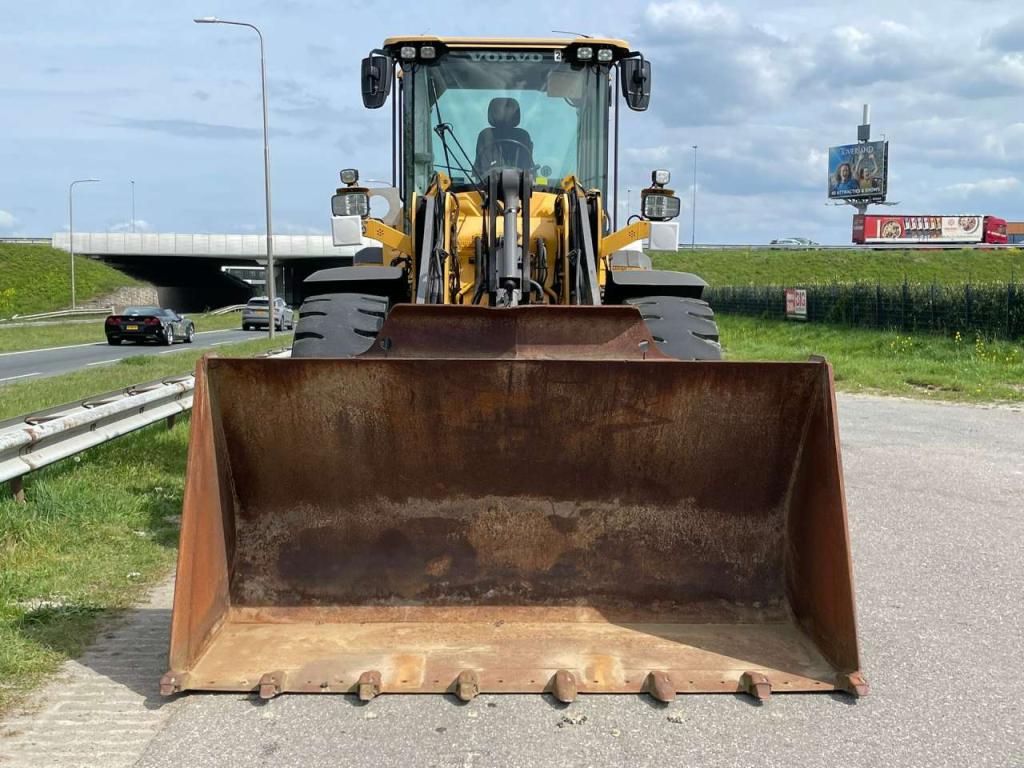 Volvo L90H Photo 8