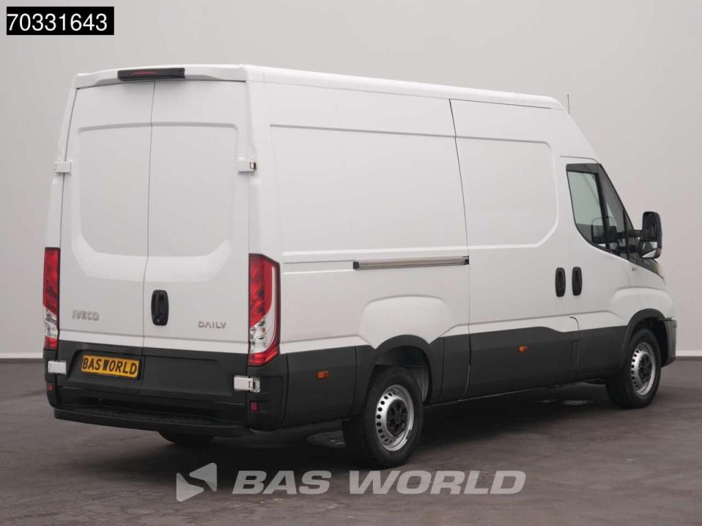Iveco Daily 35S14 L2H2 Airco Cruise 3500kg trekgewicht 3520L Airco Cruise control Photo 2