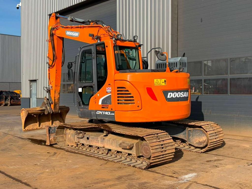 Doosan DX140LCR-5 Photo 3