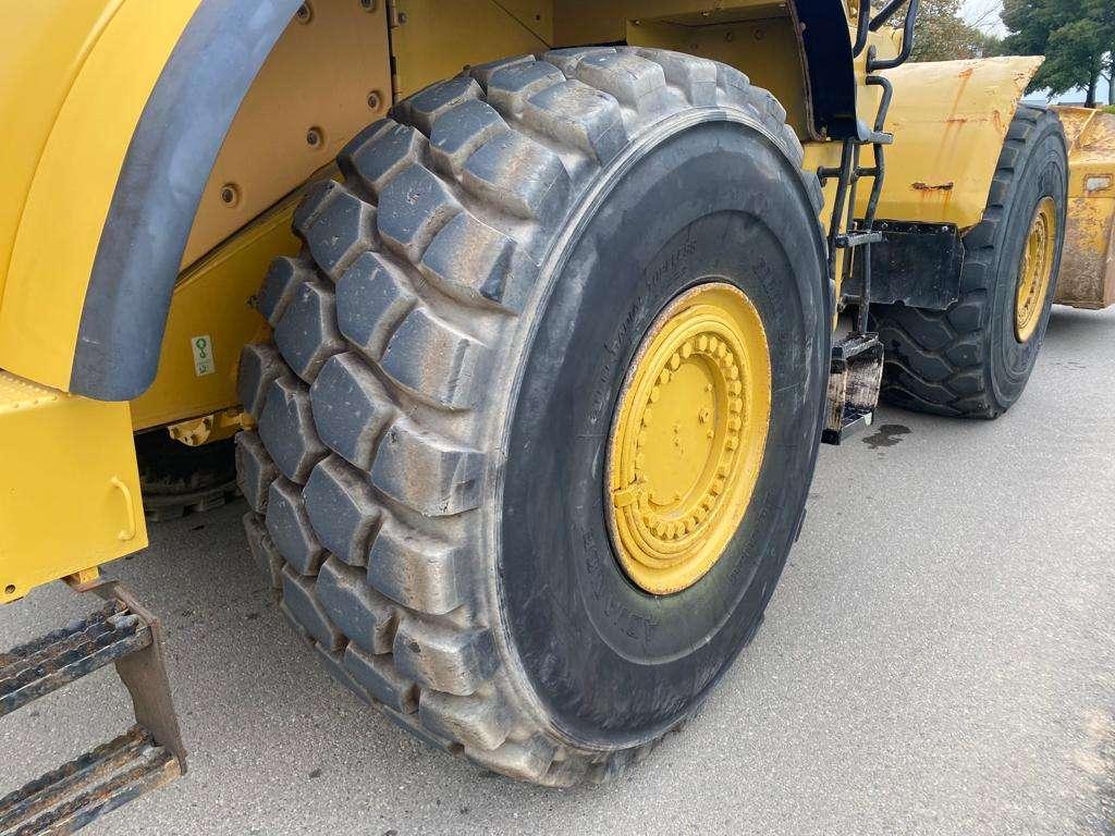 Caterpillar 980H Wheel Loader Photo 10