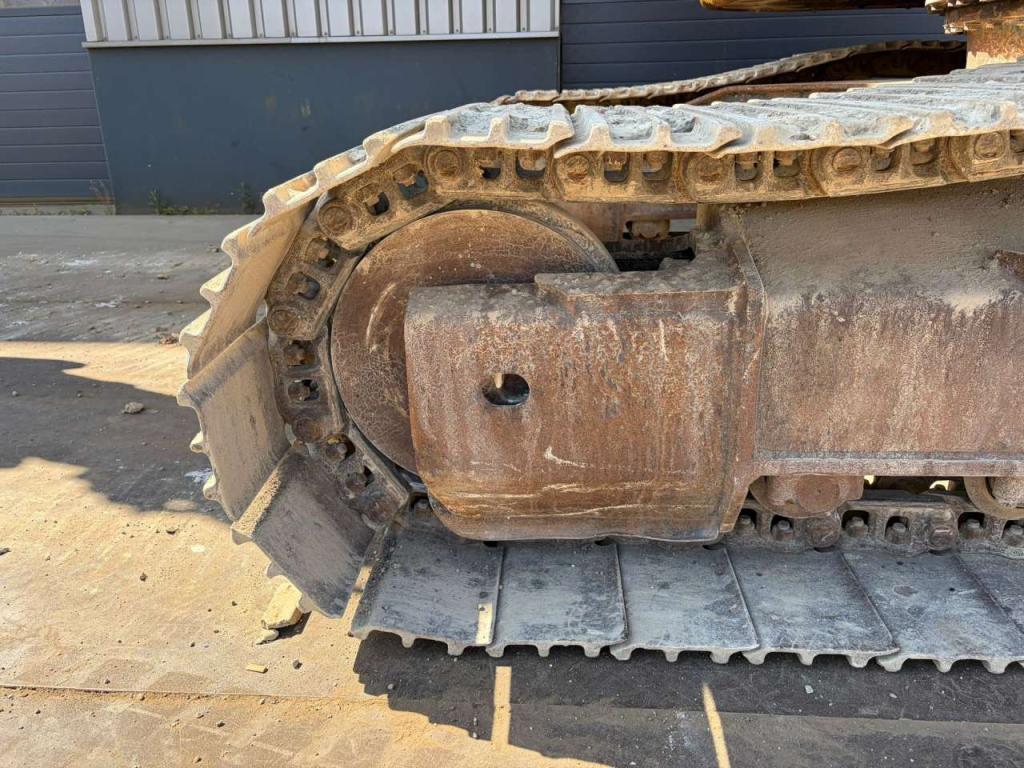 Komatsu PC228USLC-8 Photo 10