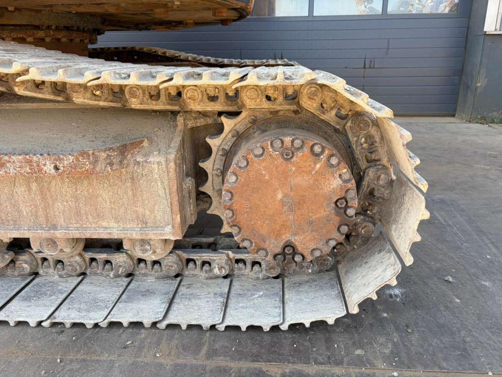 Komatsu PC228USLC-8 Photo 11
