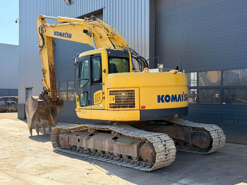 Komatsu PC228USLC-8 Photo 3