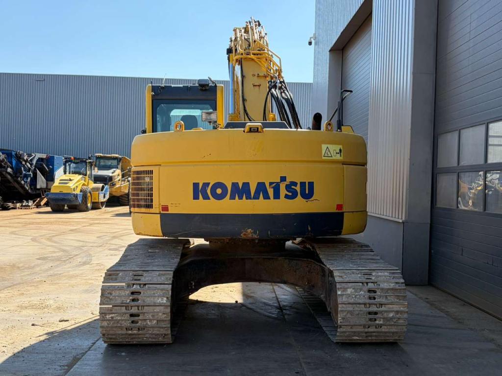 Komatsu PC228USLC-8 Photo 4