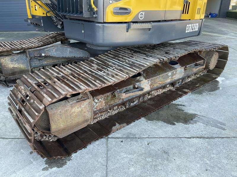 Volvo ECR 235 DL Photo 17