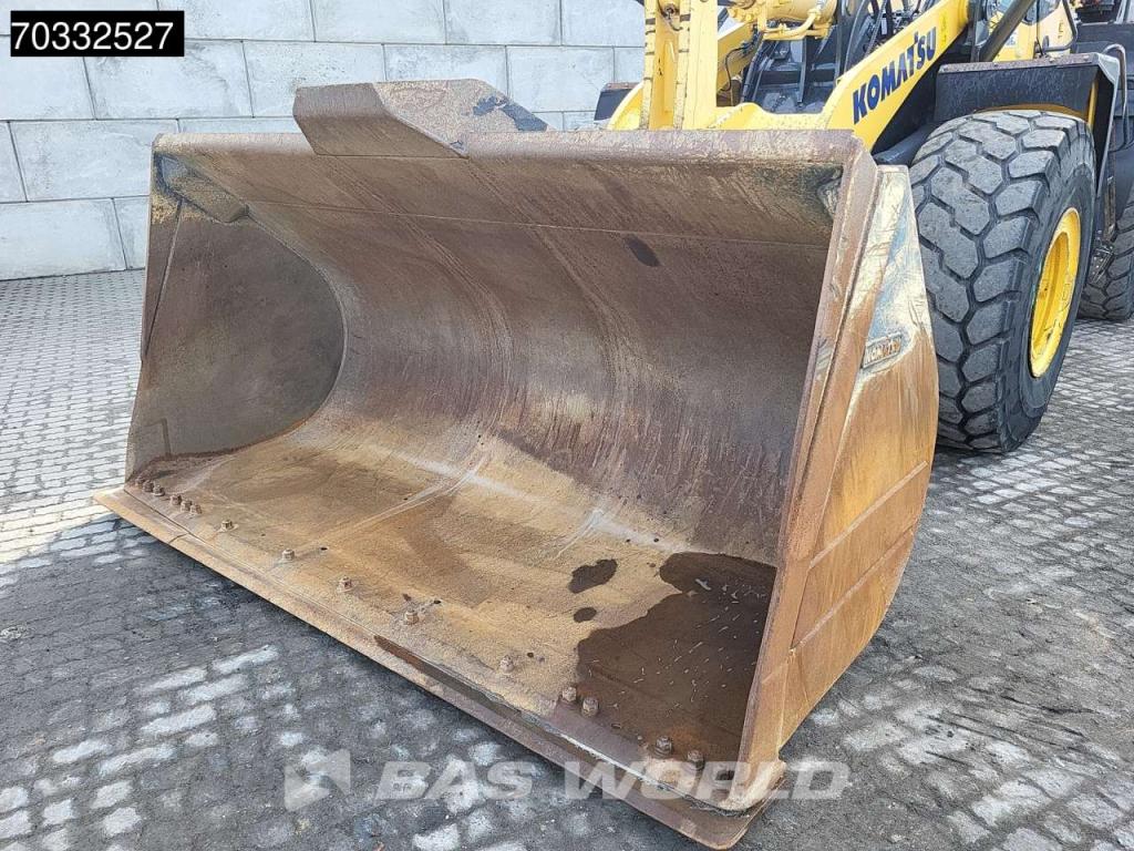 Komatsu WA380-7 Photo 14