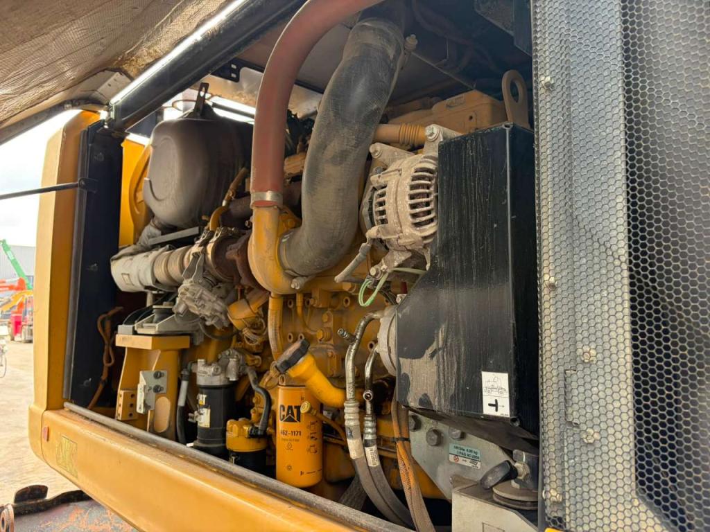Caterpillar M318F Photo 26