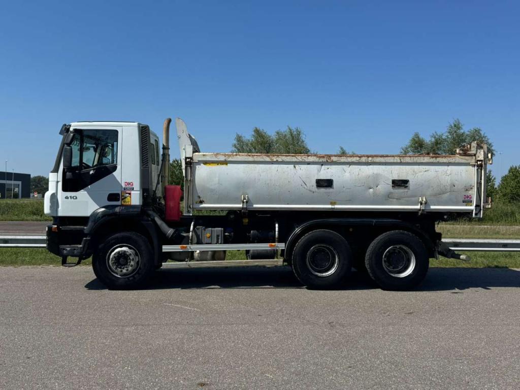 Iveco Trakker 410 6x4 Kipper Photo 3