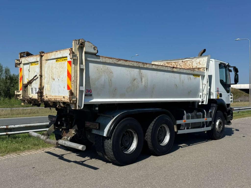 Iveco Trakker 410 6x4 Kipper Photo 5