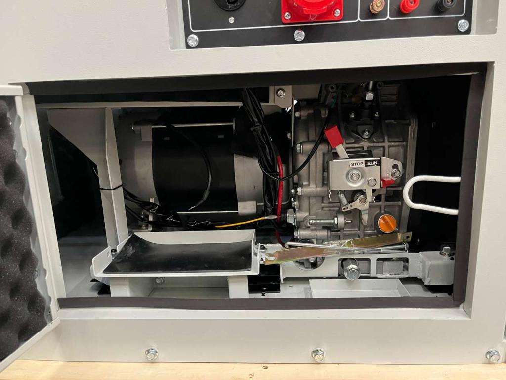 Giga Power PLD12000SE 10 kVA silent generator Photo 7