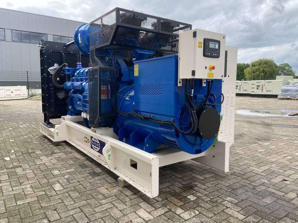 FG Wilson P1375-1 - 1.375 kVA Open Genset - DPX-16028.1 Photo 2