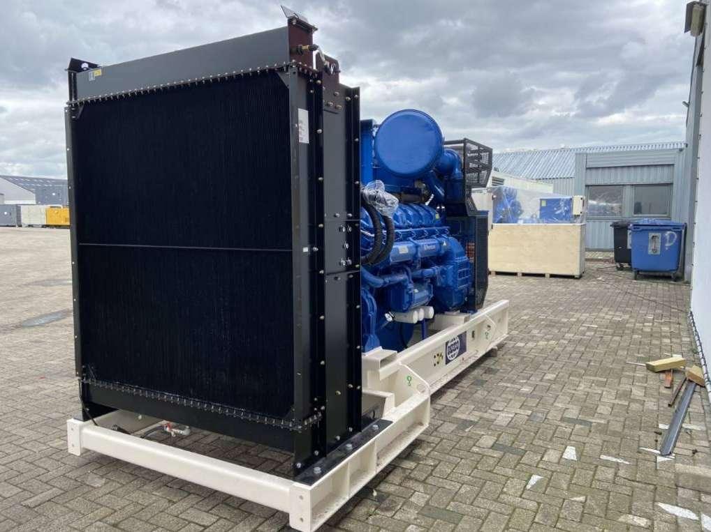 FG Wilson P1375-1 - 1.375 kVA Open Genset - DPX-16028.1 Photo 3