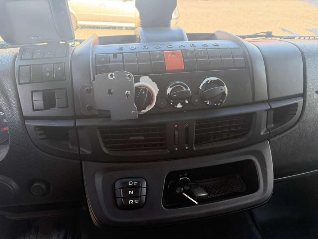 Iveco EUROCARGO 140-250 Photo 11