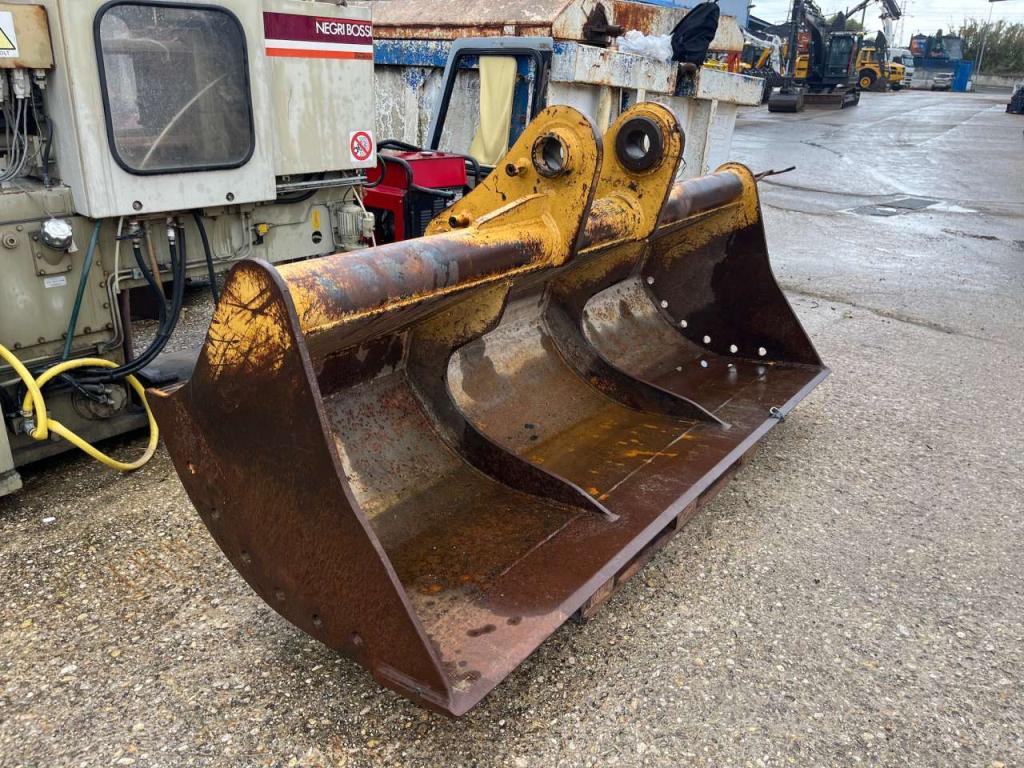 Caterpillar 325C Photo 2
