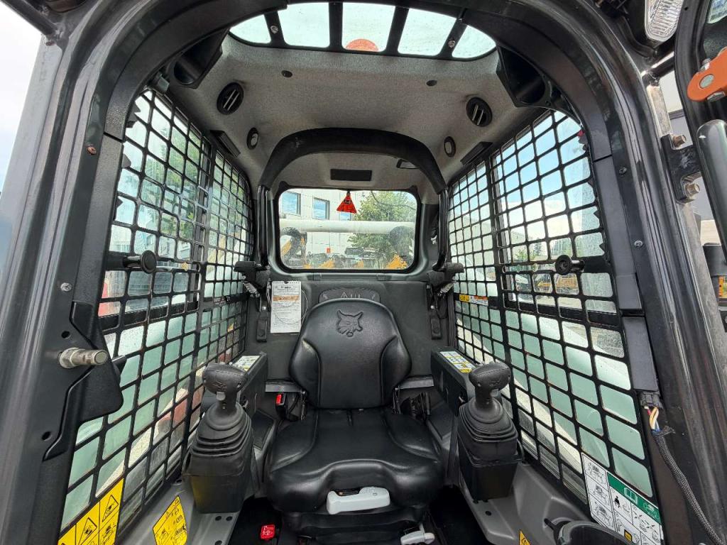 Bobcat S590 Photo 10