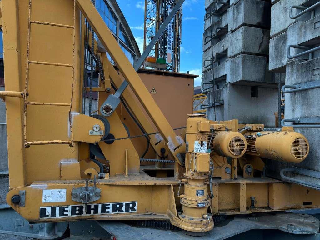 Liebherr 24TT Photo 2