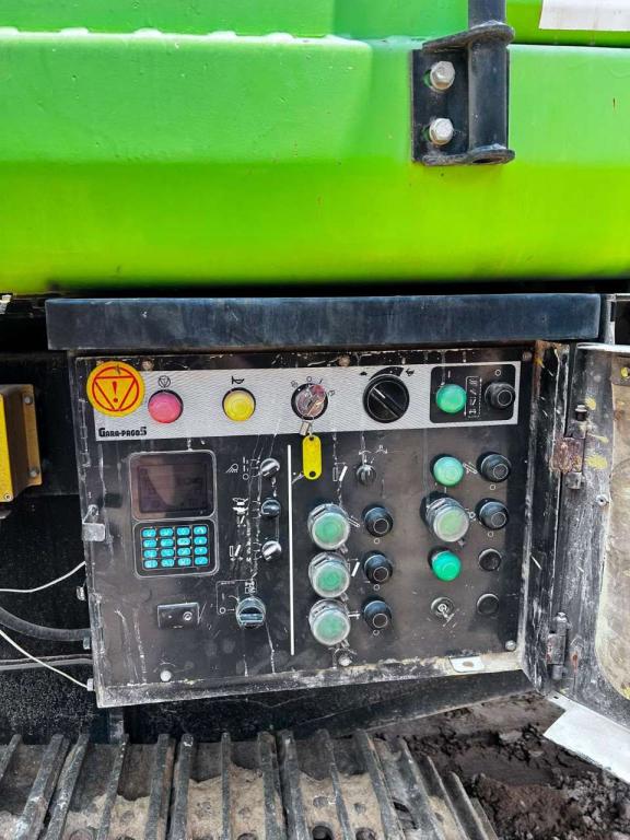 Komatsu BR380JG-1 Photo 8