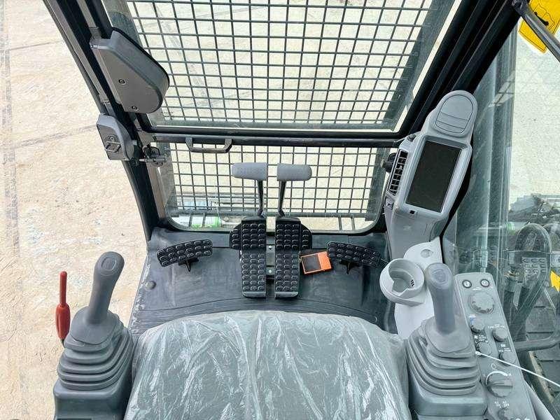 Hitachi ZX220LC-5G / 2025 ULTRA MODEL / ISUZU ENGINE Photo 8