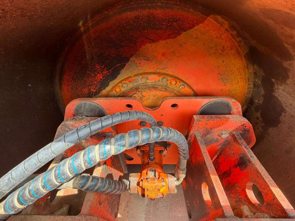 Caterpillar CS74 Photo 13