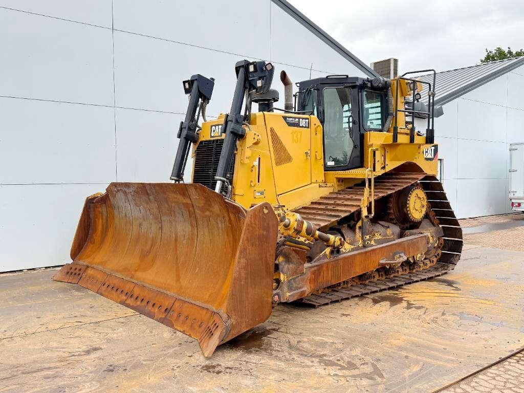 Caterpillar D8T LGP - German Machine / Ripper Valve Photo 1
