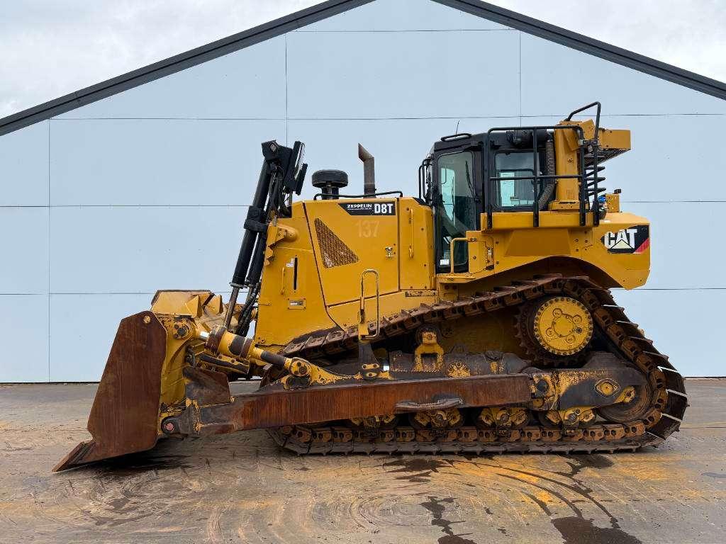 Caterpillar D8T LGP - German Machine / Ripper Valve Photo 2