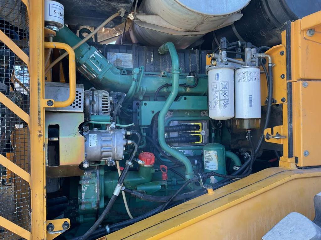 Volvo L150F Photo 6