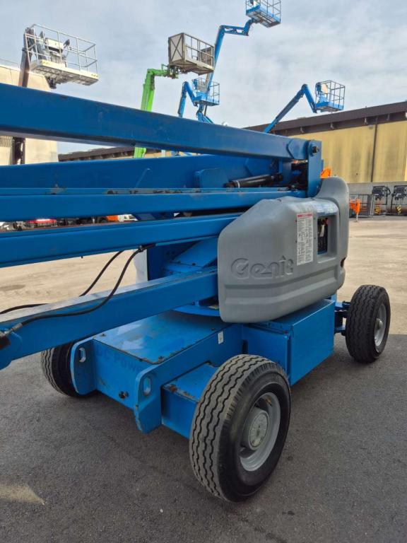 Genie Z45/25 J DC Photo 2