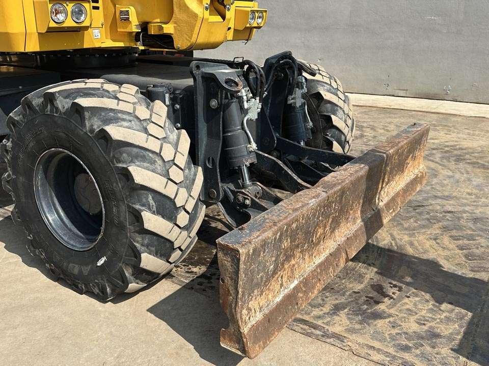 Komatsu PW118MR-11 Photo 8