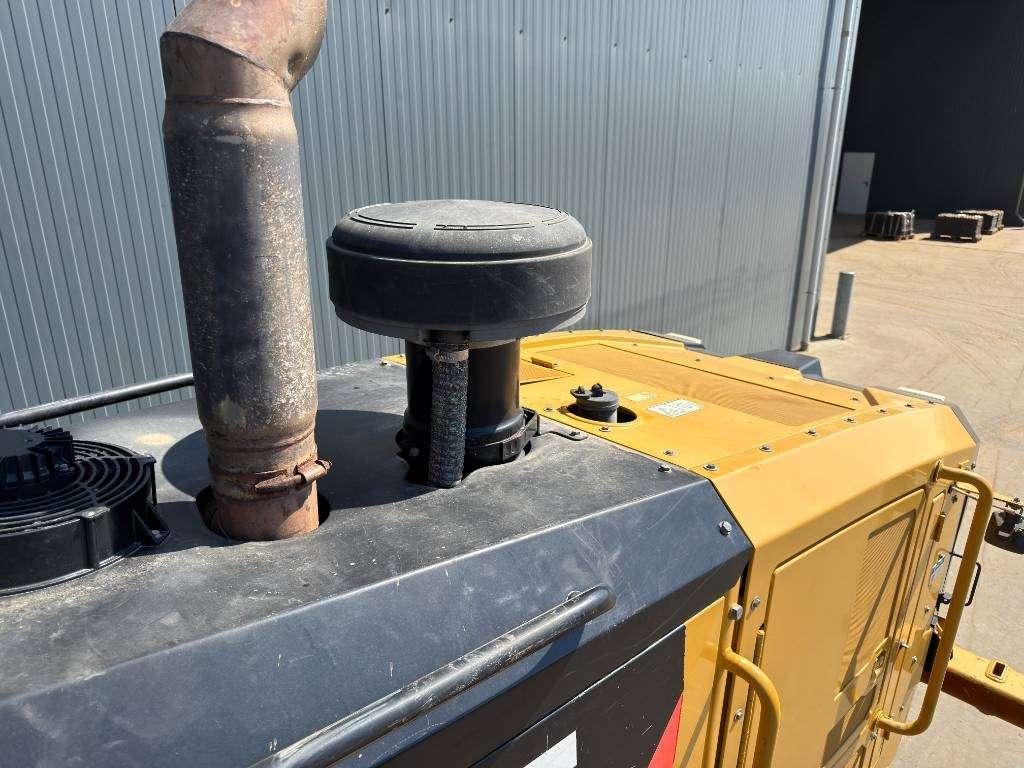 Caterpillar 140M2 Photo 8