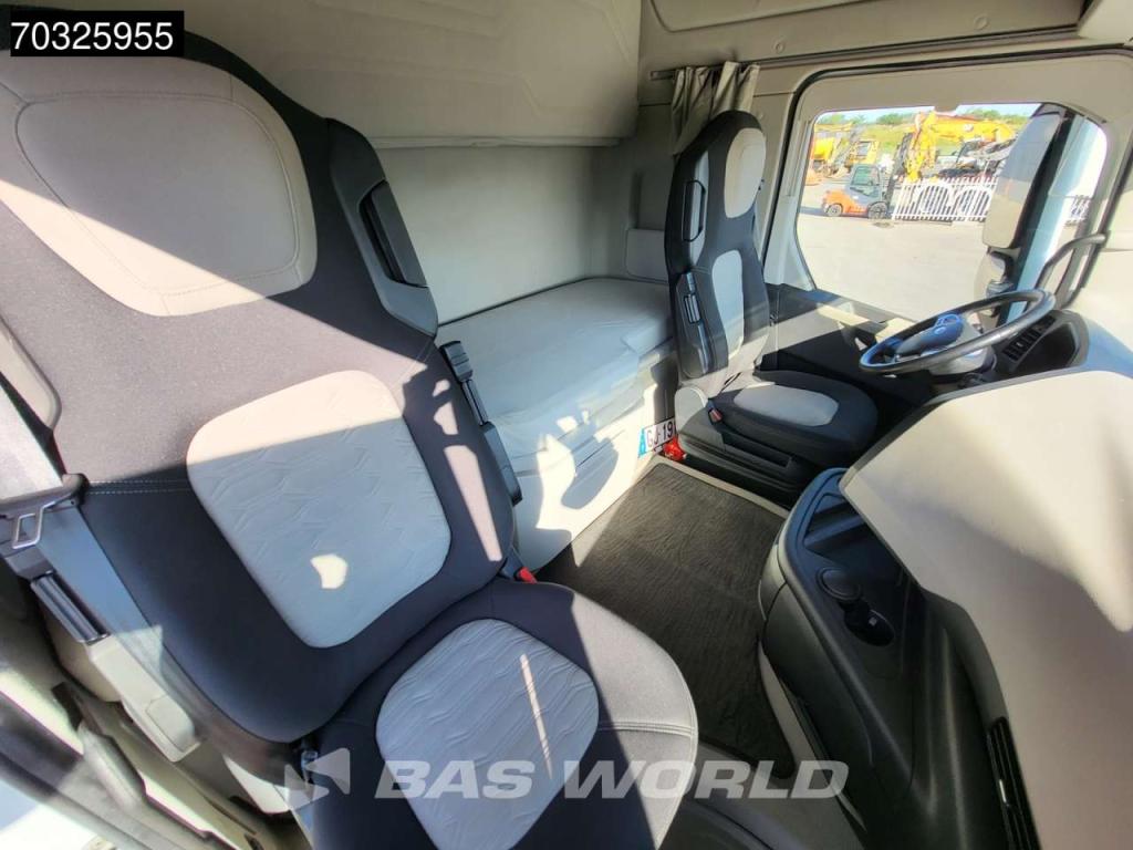 Ford F-Max 500 4X2 Retarder 2xTanks ACC Navi Standklima Photo 26