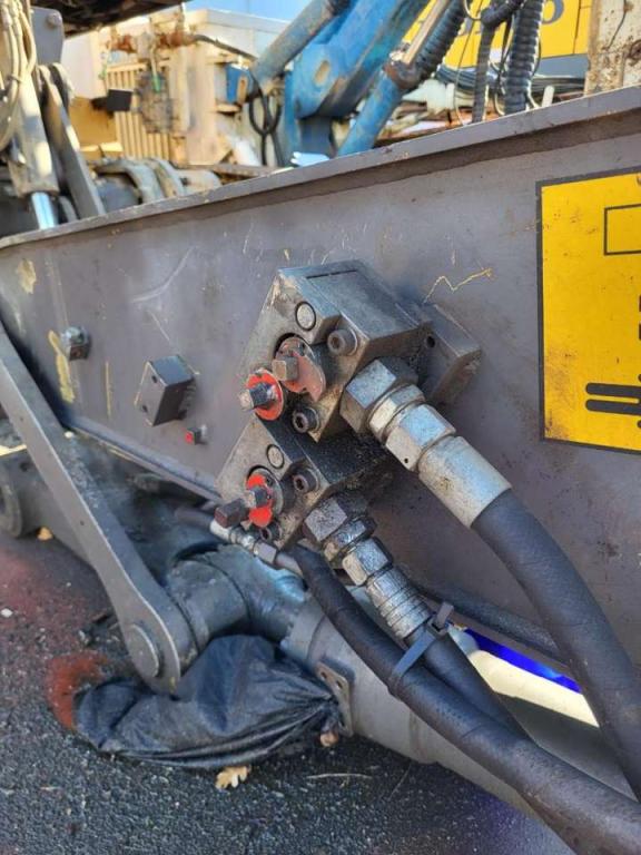 Volvo bucket cylinder 14610685 for Volvo EW160D, EW160E Photo 4