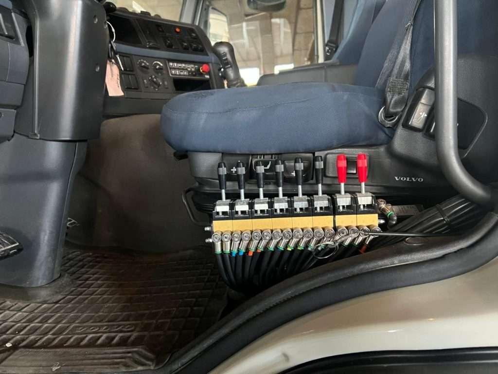 Volvo FM480 SCARRABILE 8X4 Photo 12