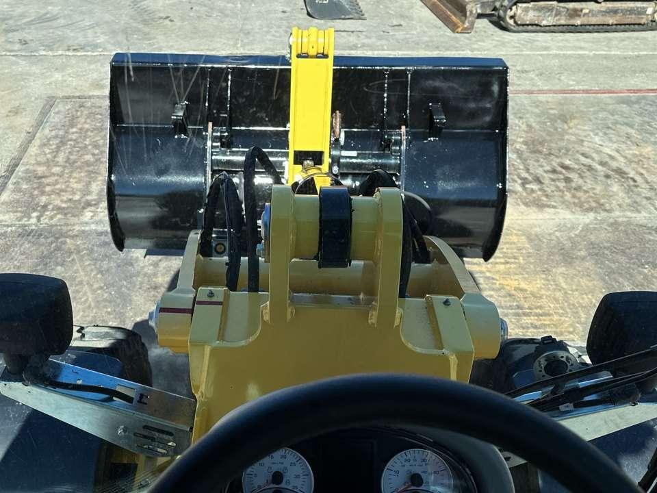 Yanmar V100 Photo 13