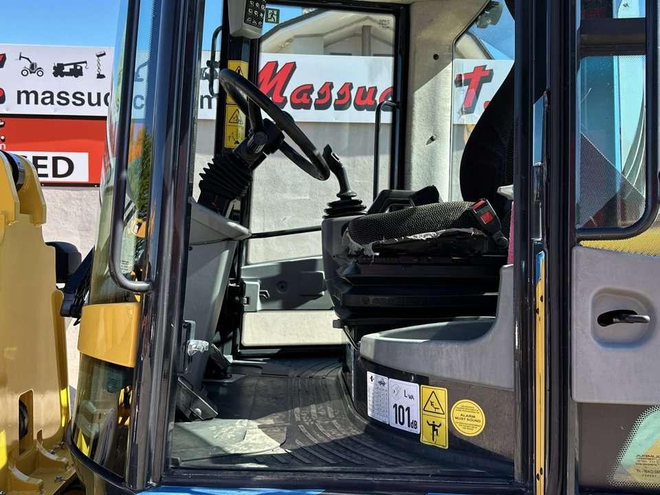 Yanmar V100 Photo 9