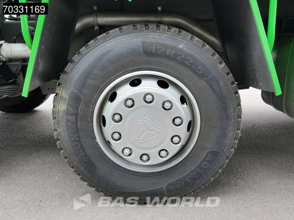 Sinotruk HOWO 371 8X4 Photo 17