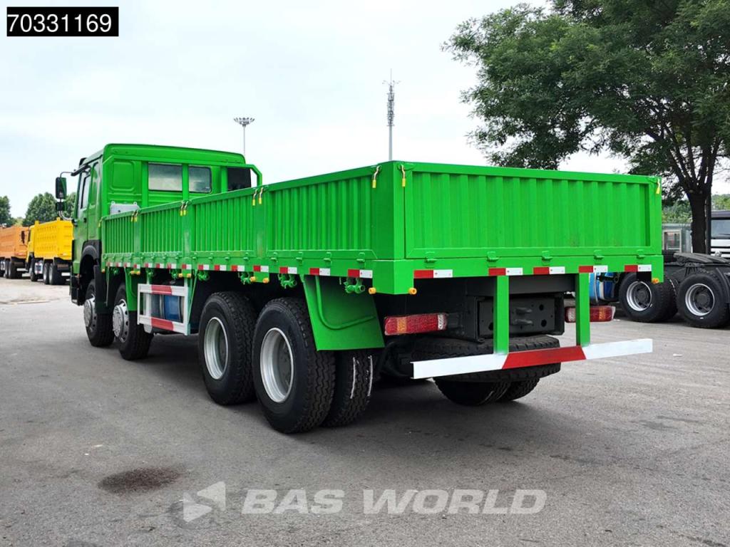 Sinotruk HOWO 371 8X4 Photo 2