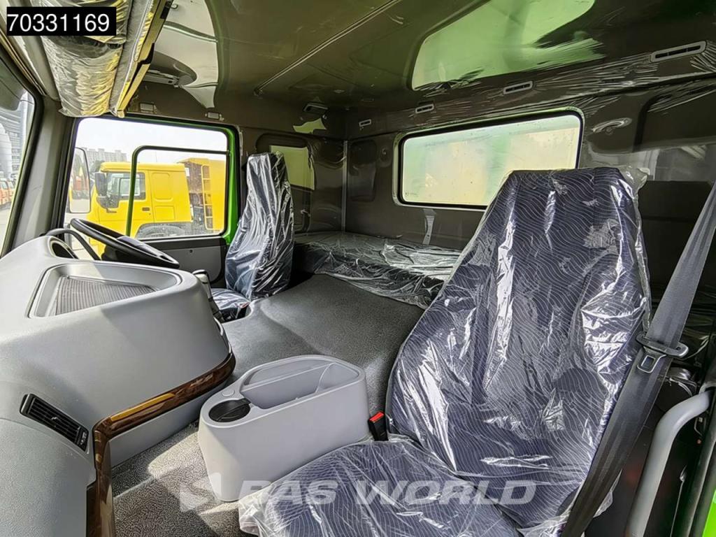 Sinotruk HOWO 371 8X4 Photo 24