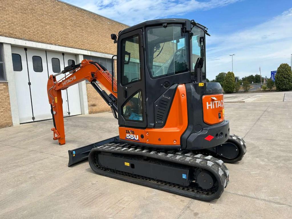 Hitachi ZX 55U-6 CLR Photo 3